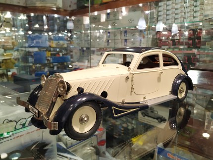 Marklin19041 Репродукция ретро автомобиля купе 1930 г. 1/16